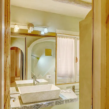 Beautiful Apartment In Golfo Aranci Lejlighed