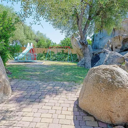 Beautiful Apartment In Golfo Aranci Lejlighed