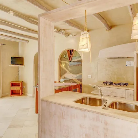 Beautiful Apartment In Golfo Aranci Lejlighed *