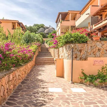 Beautiful Apartment In Golfo Aranci Lejlighed *
